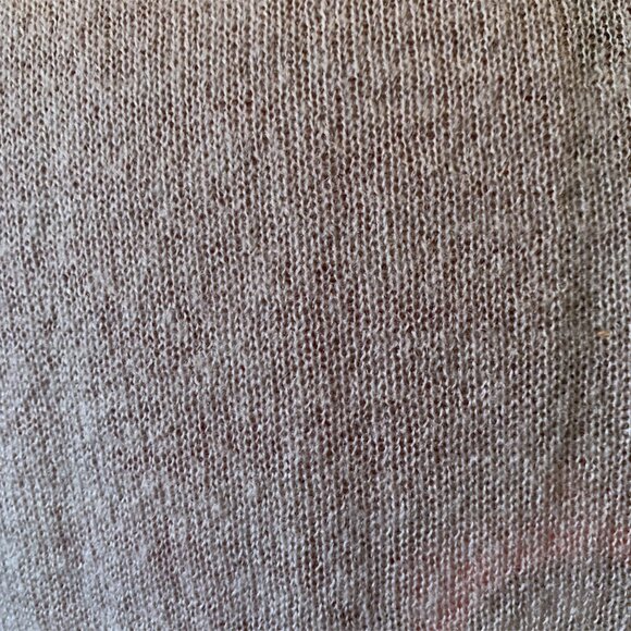 CONTEMPORAINE - Gray Top V neck - touch of mohair semi Sheer sweater - large - Picture 6 of 13